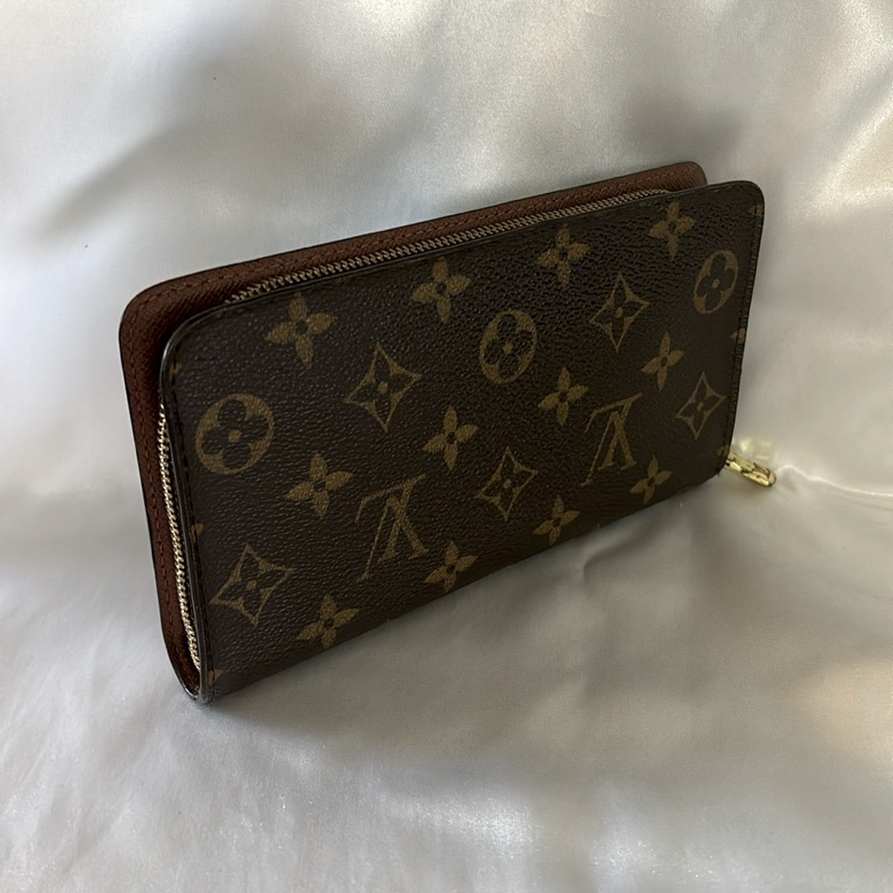 LOUIS VUITTON VINTAGE MONOGRAM ZIPPY WALLET EUC AUTHENTIC